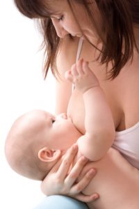 aleitamento materno de mae para bebe